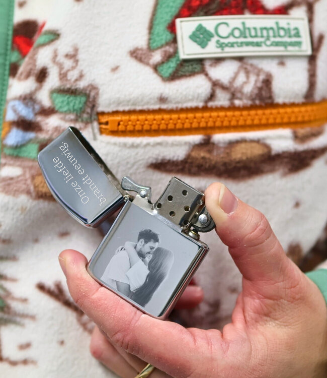 Klassieke Benzine Aansteker Graveren Met Een Leuke Foto Of  Tekst