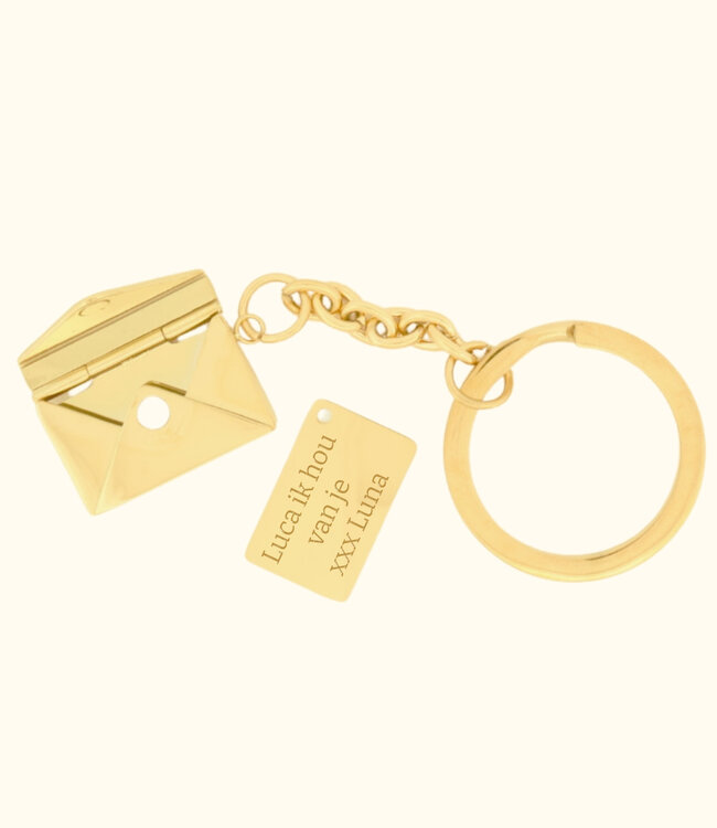 Geef Een Persoonlijke Touch Met Een Gegraveerde Envelop Sleutelhanger!