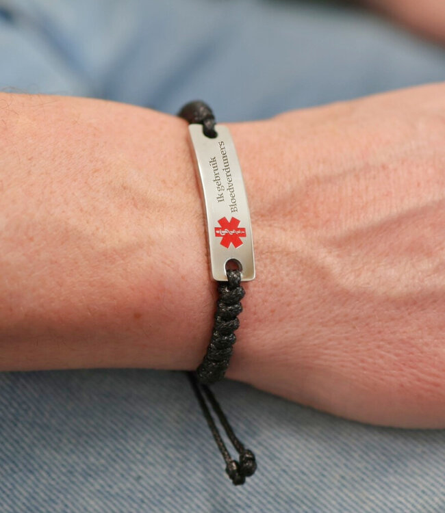 Stijlvolle SOS-armband Van Leer Voor Medische Alertheid