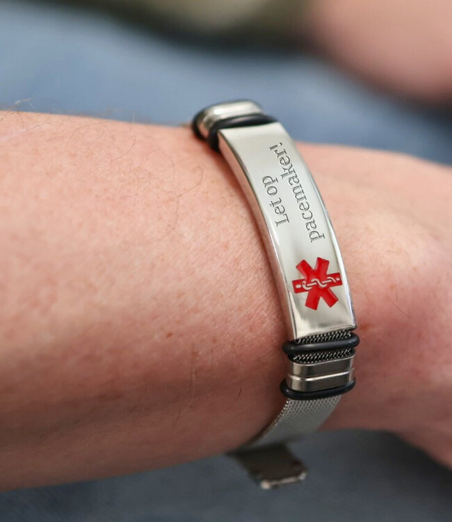 ID-armband Voor Vrouwen Met Gegraveerde Medische Informatie Voor Noodgeval