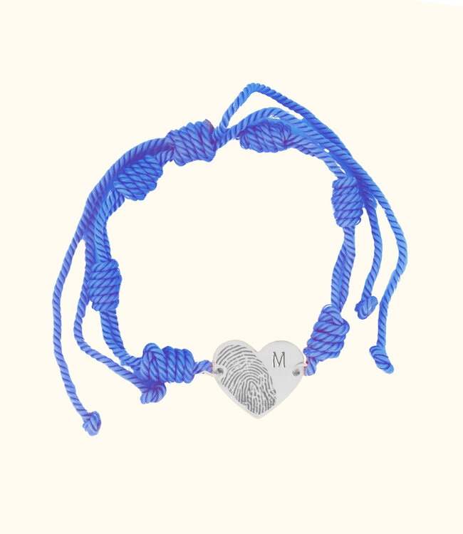 Creëer je eigen hart armband met een vingerafdruk en initiaal