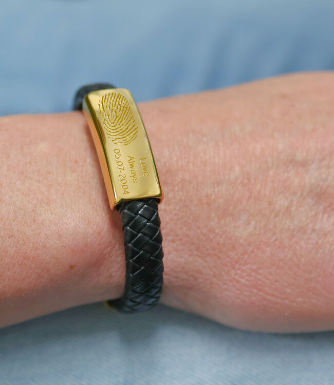 Een Persoonlijke Vingerafdruk in een Stijlvolle Heren Armband