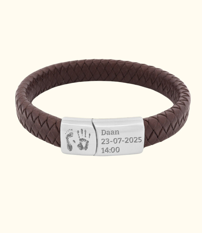Leren armband met hand- en voetafdruk een persoonlijk sieraad vol liefde