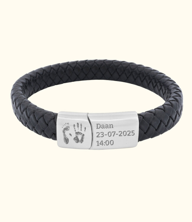 Leren armband met hand- en voetafdruk een persoonlijk sieraad vol liefde