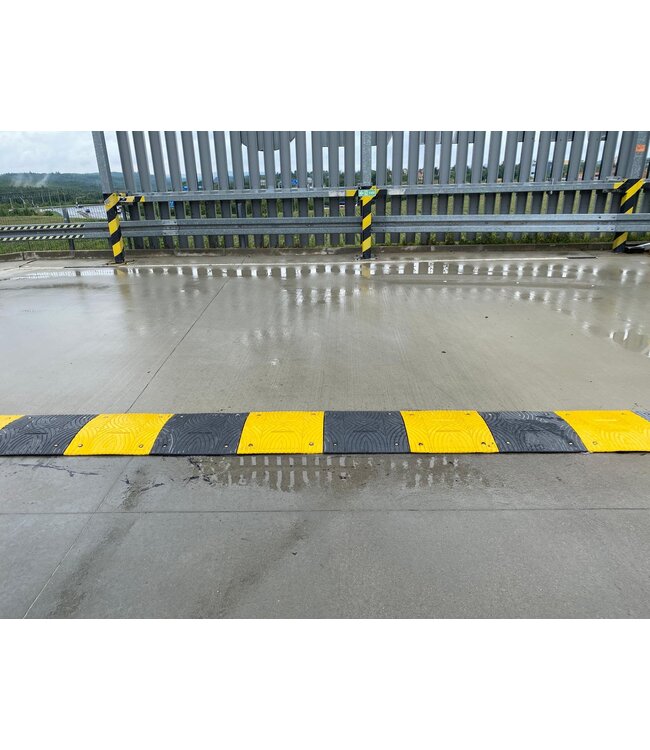 LENTO Ralentisseur voie parking - Jaune et noir - Hauteur 30 mm (SET COMPLET)