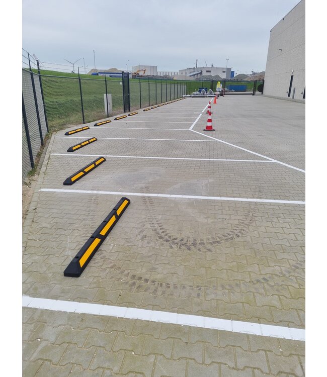 Ri-Traffic Separador de aparcamiento de caucho de 176 cm con reflectores amarillos