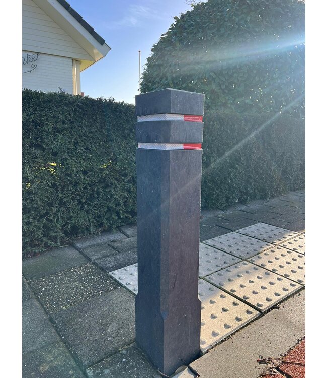 Ri-Traffic Diamantkoppaal ZWART kunststof met reflectiebandjes