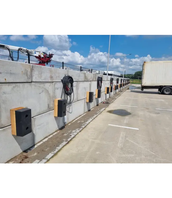 Ri-Traffic Tope de goma de alta resistencia para muelles de carga y zonas de carga y descarga