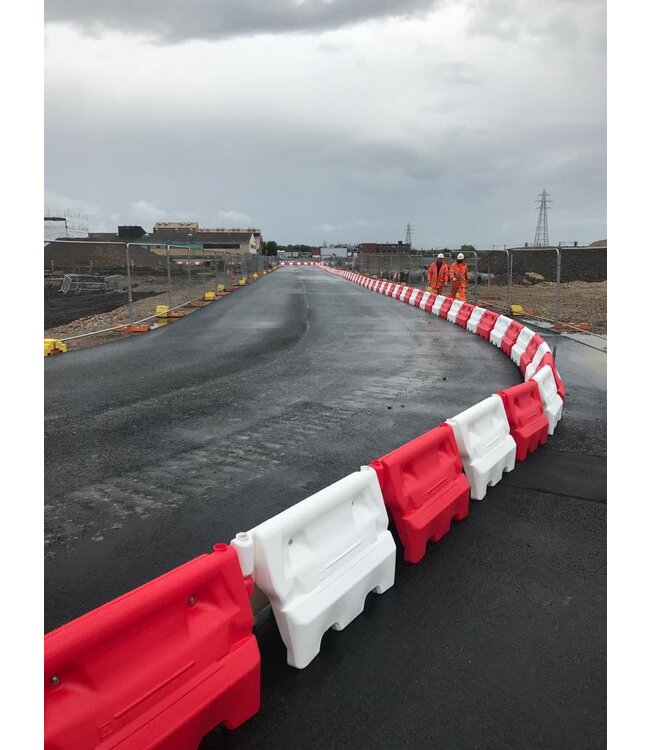 Ri-Traffic Barrera de plástico rellenable blanca para control de tráfico y obras