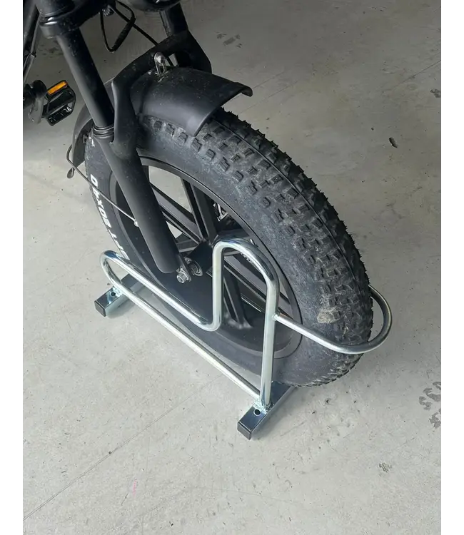 Ri-Traffic Aparcabicicletas para fat bikes con soporte extra ancho de 12 cm