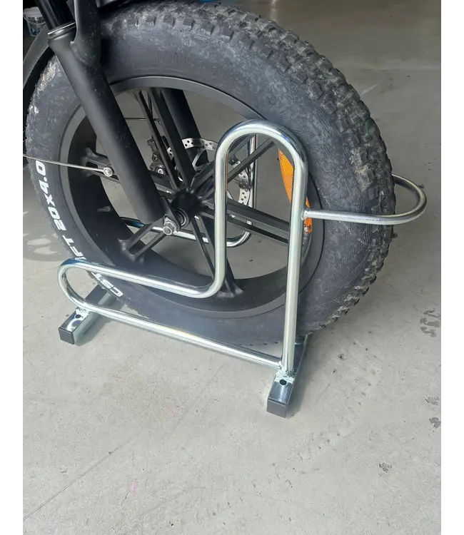Ri-Traffic Aparcabicicletas para fat bikes con soporte extra ancho de 12 cm