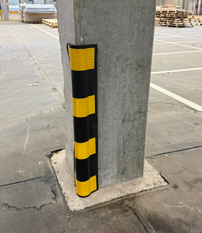 Ri-Traffic Protector de esquinas de caucho amarillo/negro con lámina reflectante para columnas y paredes