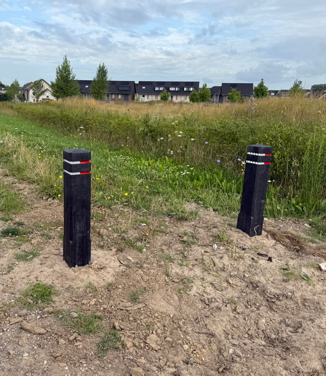 Ri-Traffic Diamantkoppaal ZWART kunststof met reflectiebandjes
