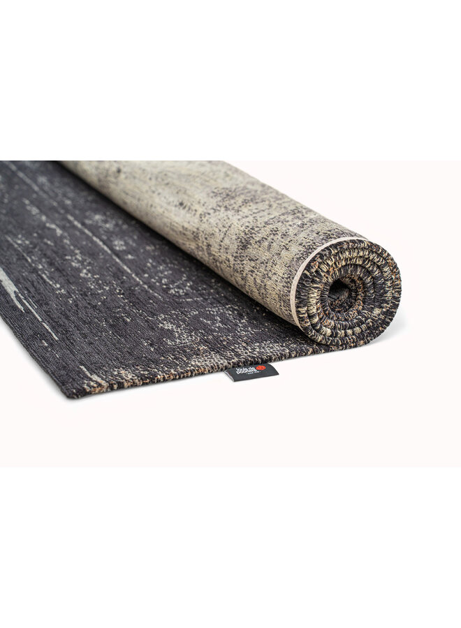 Mineral Black 8263 - Medallion Collection