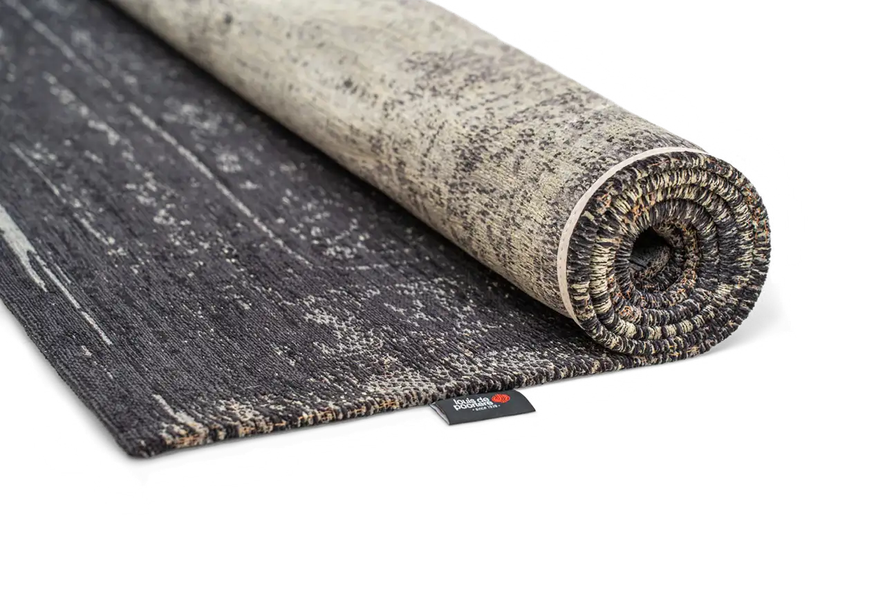 Mineral Black 8263 - Medallion Collection