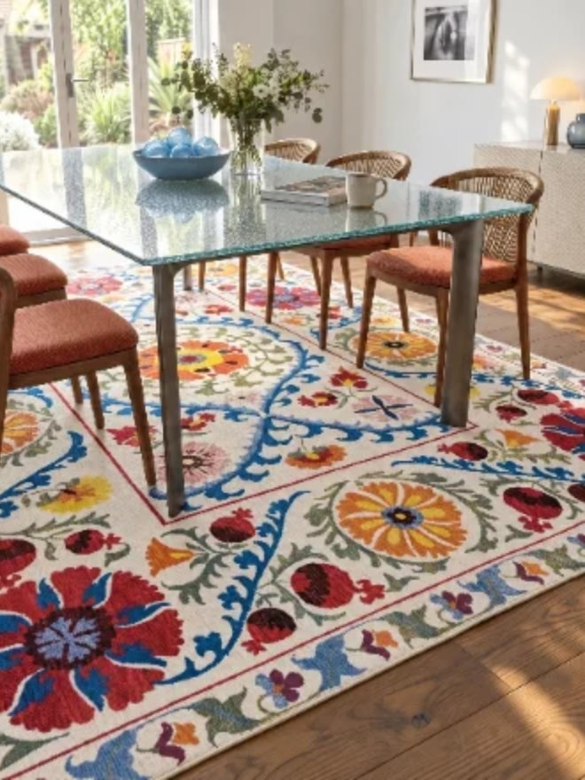 Dining room with an Ecorug