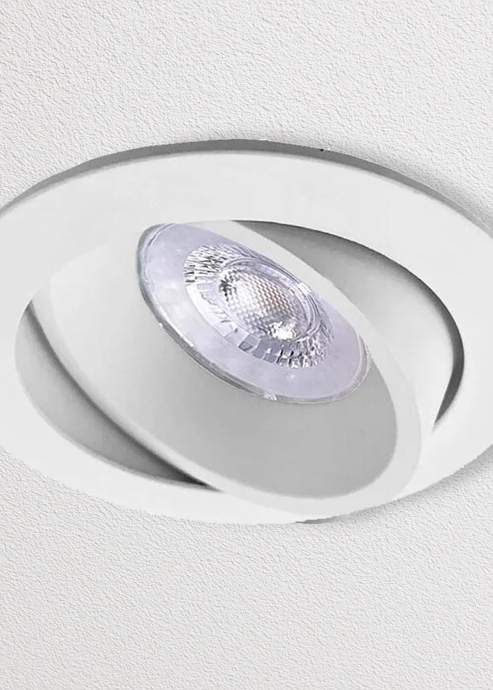 Witte LED inbouwspot BRUGGE 5W dimbaar, kantelbaar, warmwit licht.