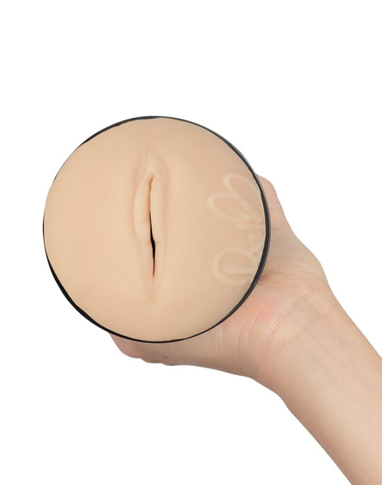 KIIROO Kiiroo FeelStar Stroker – Rae Lil Black | Skin-Like Texture & Interactive Compatibility for Ultimate Pleasure KIIROO Kiiroo FeelStar Stroker – Rae Lil Black | Skin-Like Texture & Interactive Compatibility for Ultimate Pleasure