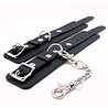 Rimba Latex Play Rimba Schmalle Fesseln Schwarz – Verstellbare Bondage-Handfesseln mit Karabinerhaken Rimba Latex Play Rimba Schmalle Fesseln Schwarz – Verstellbare Bondage-Handfesseln mit Karabinerhaken