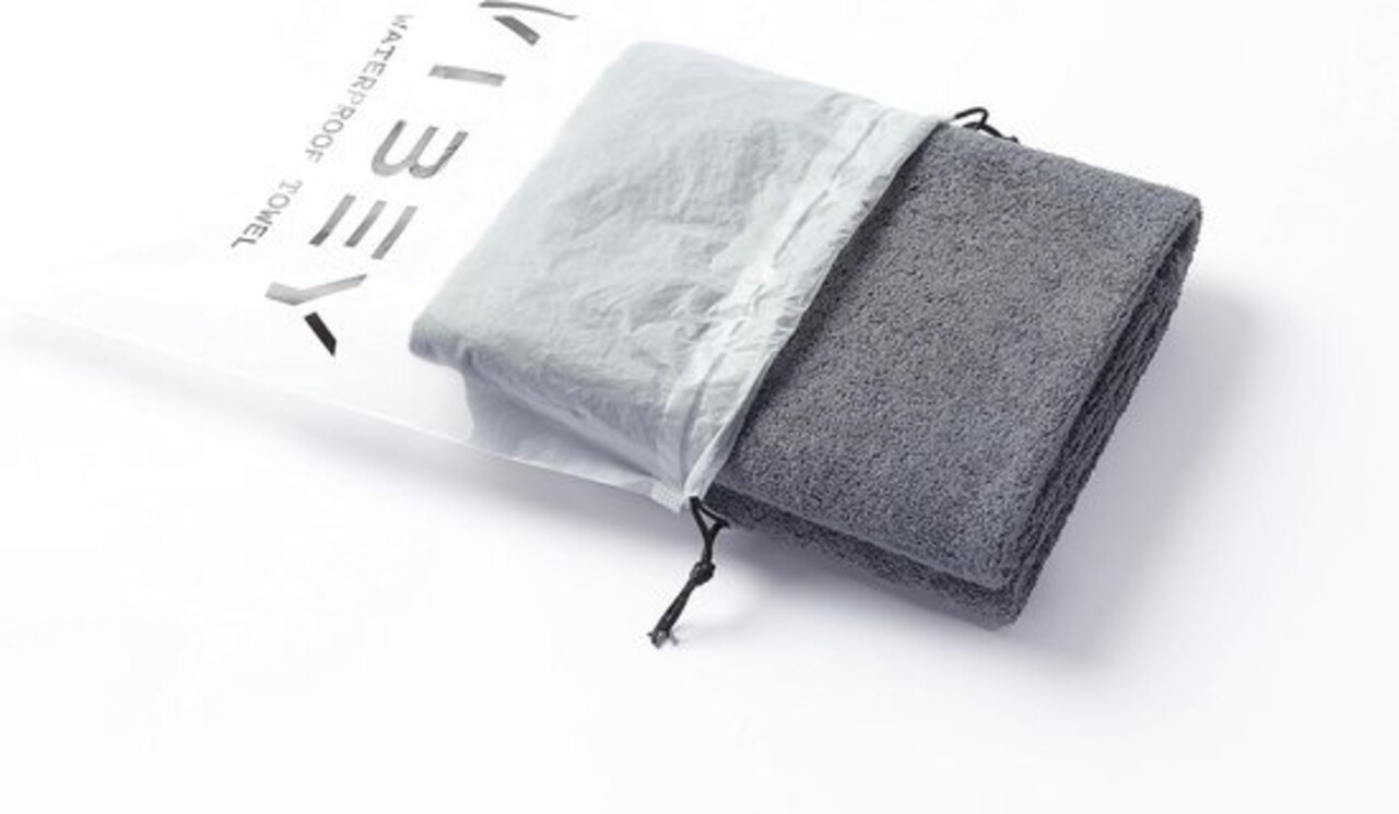 VIBEY VIBEY Serviette de sexe imperméable pour le squirting - 70 cm x 70 cm VIBEY VIBEY Serviette de sexe imperméable pour le squirting - 70 cm x 70 cm