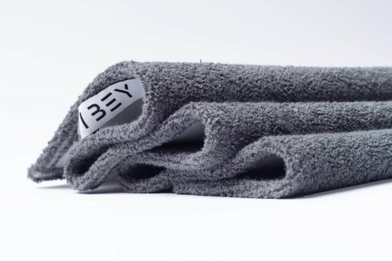 VIBEY VIBEY Waterproof Sex Towel for Squirting  - 70 cm x 70 cm VIBEY VIBEY Waterproof Sex Towel for Squirting  - 70 cm x 70 cm