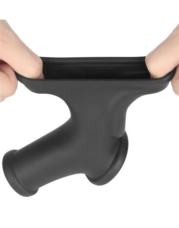 LoveToy LoveToy - Silk Knights Ring - Manchon vibrant pour pénis et scrotum (Ø 2,8 cm) - Noir LoveToy LoveToy - Silk Knights Ring - Manchon vibrant pour pénis et scrotum (Ø 2,8 cm) - Noir