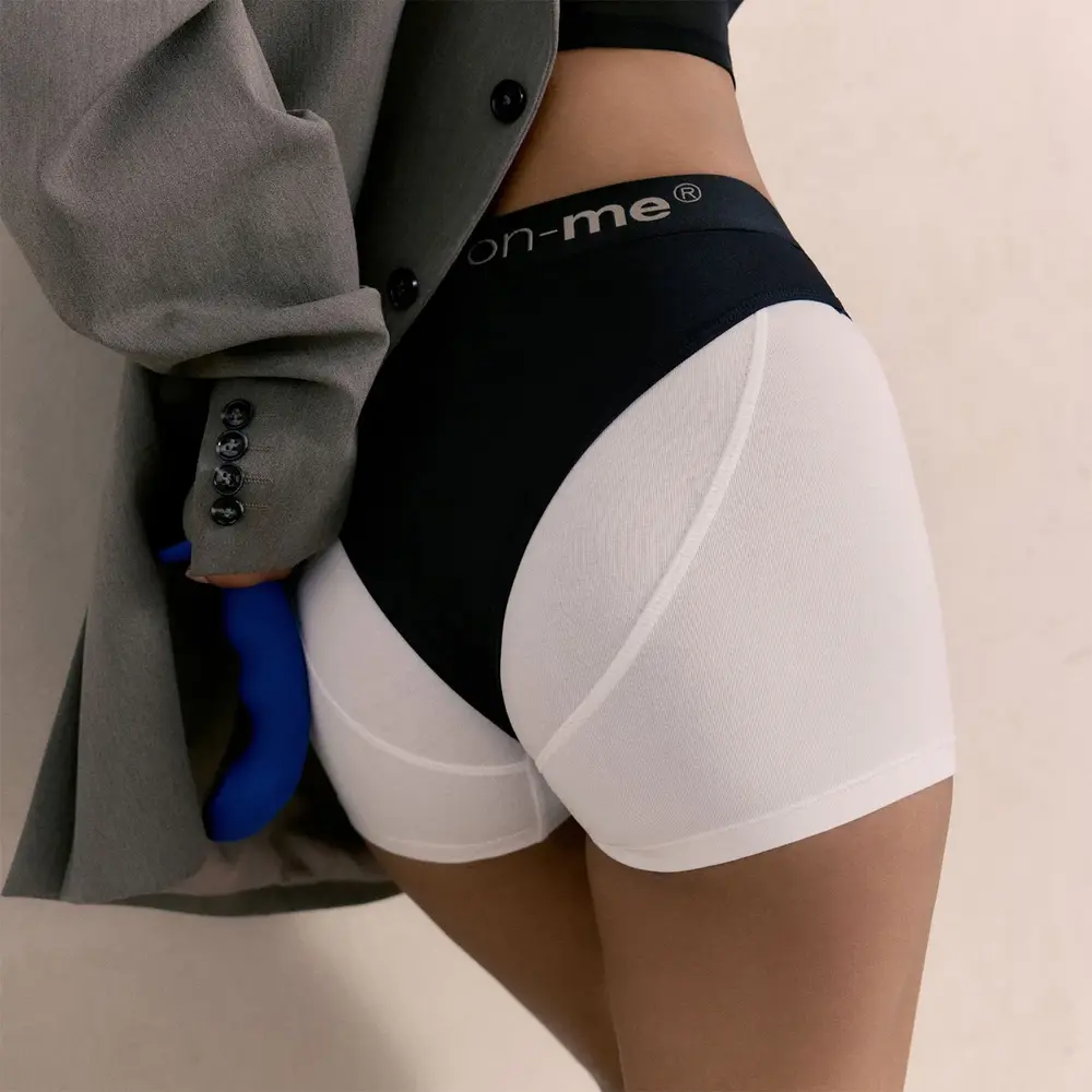 Strap-On-Me Idols – Harnaslingerie – Zwart