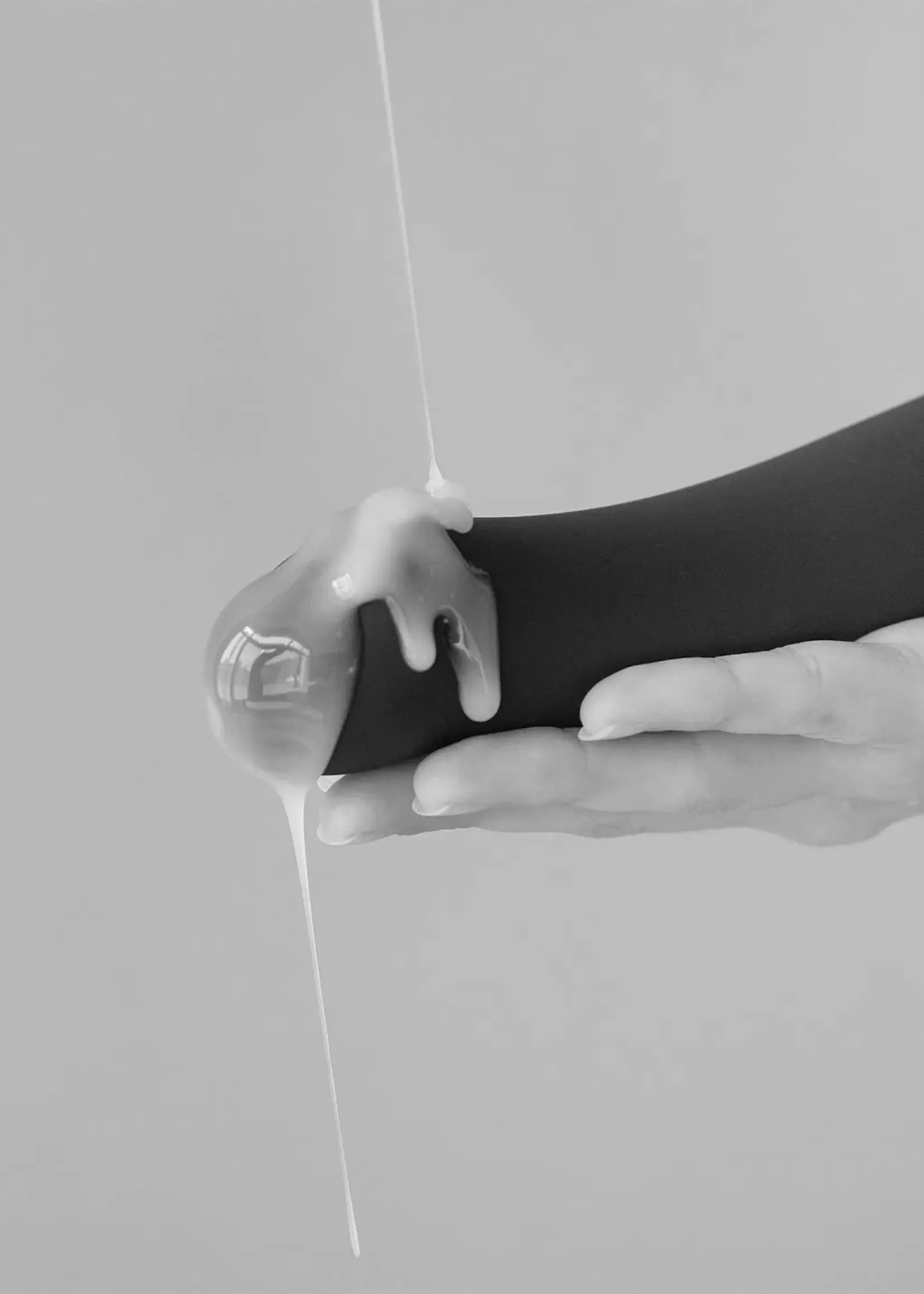 Strap-On-Me Godemiché réaliste à éjaculation féminine – Taille L – Noir