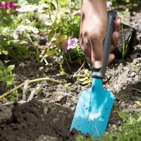 Gardena Garden Shovel Wide - Working width 8 cm. - Buying Hand Garden Tools? Graszaadselect.com
