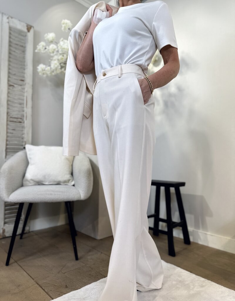 Hose Gavio Creme
