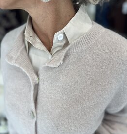 Plain beige collar