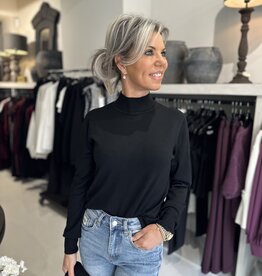 Flo Black Turtleneck