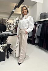 Beige Hose Bo