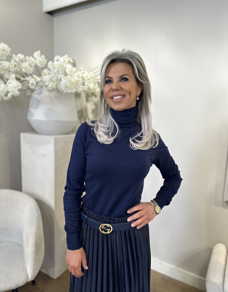 Vivian blue turtleneck