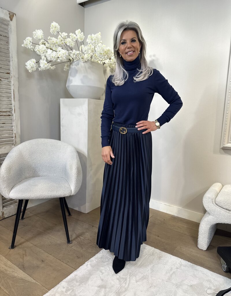 Vivian blue turtleneck