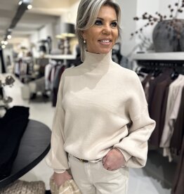Marta Creme Pullover