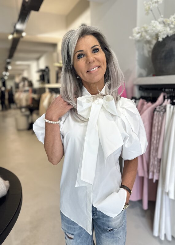 Josh V Bluse Sylviana