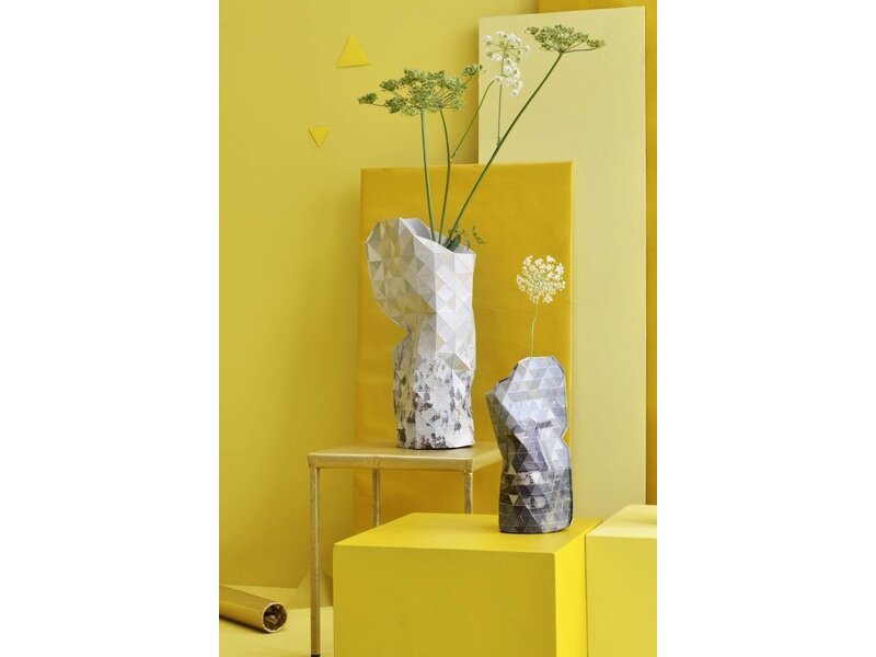 Paper Vase, Ice Skaters (winterlandscape)