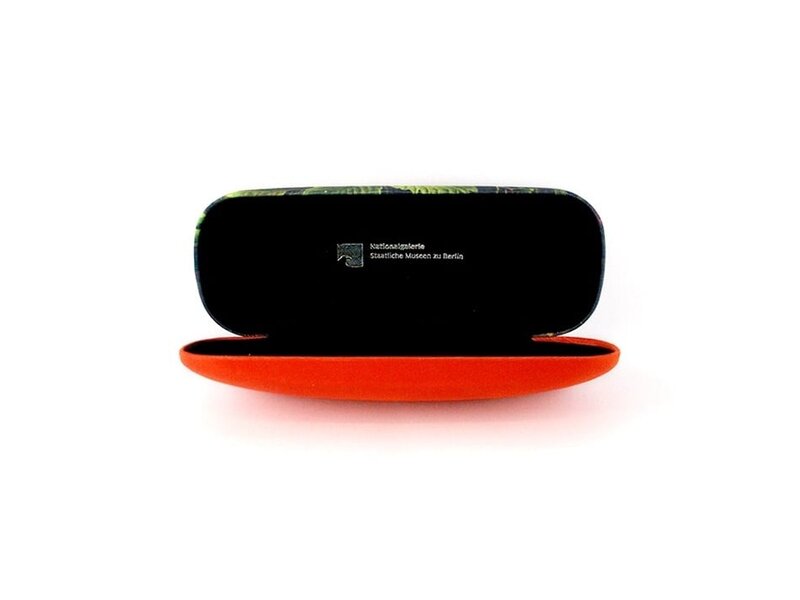 Spectacle Box with lenscloth W, Schlesinger, Strawberries