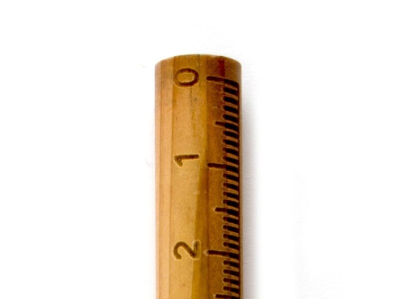 Crayon HB avec règle