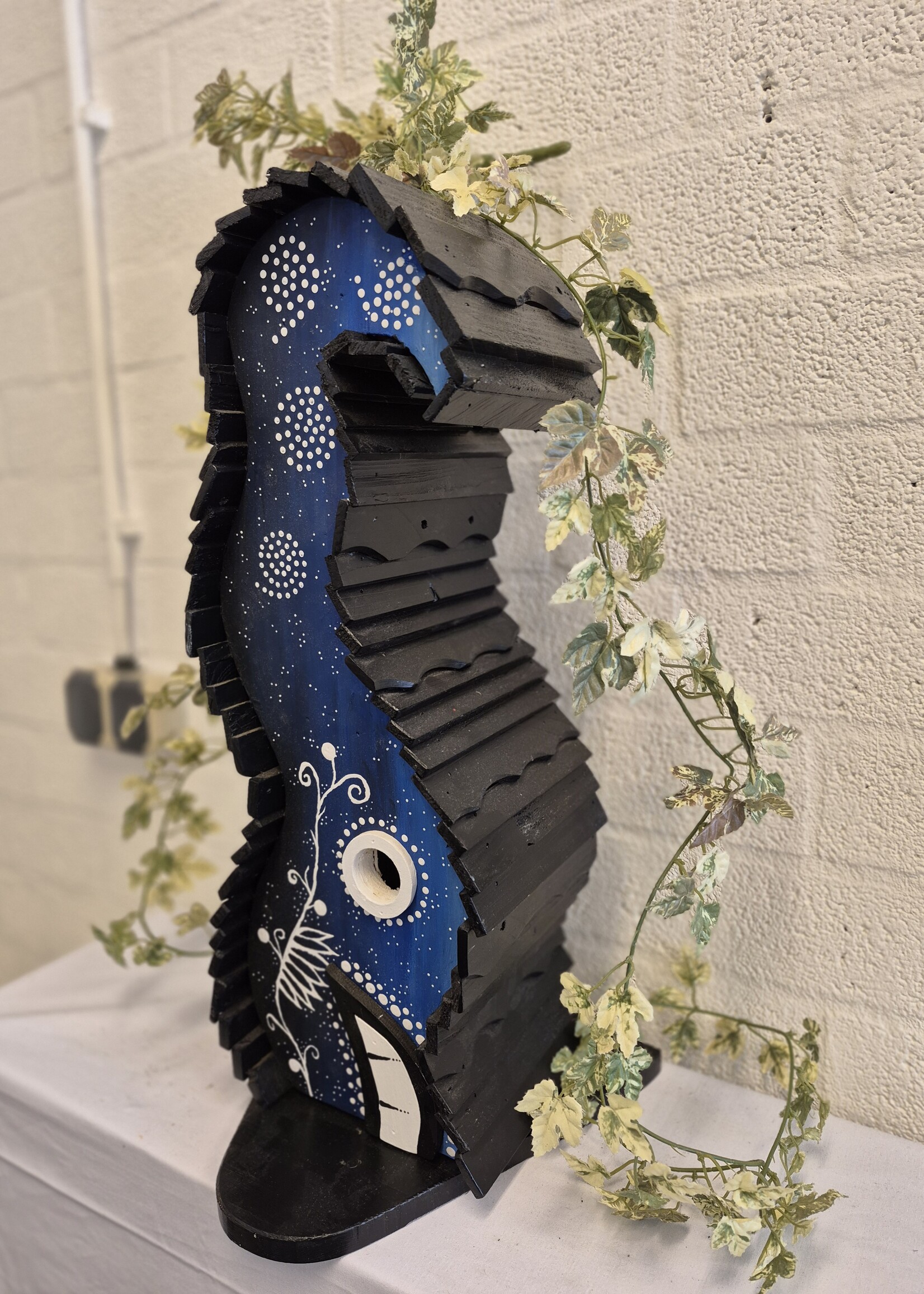 Vogelhuisje Sterren Mozaiek – Unieke Tuindecoratie voor Vogelliefhebbers