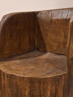 Handgemaakte boomstamstoel