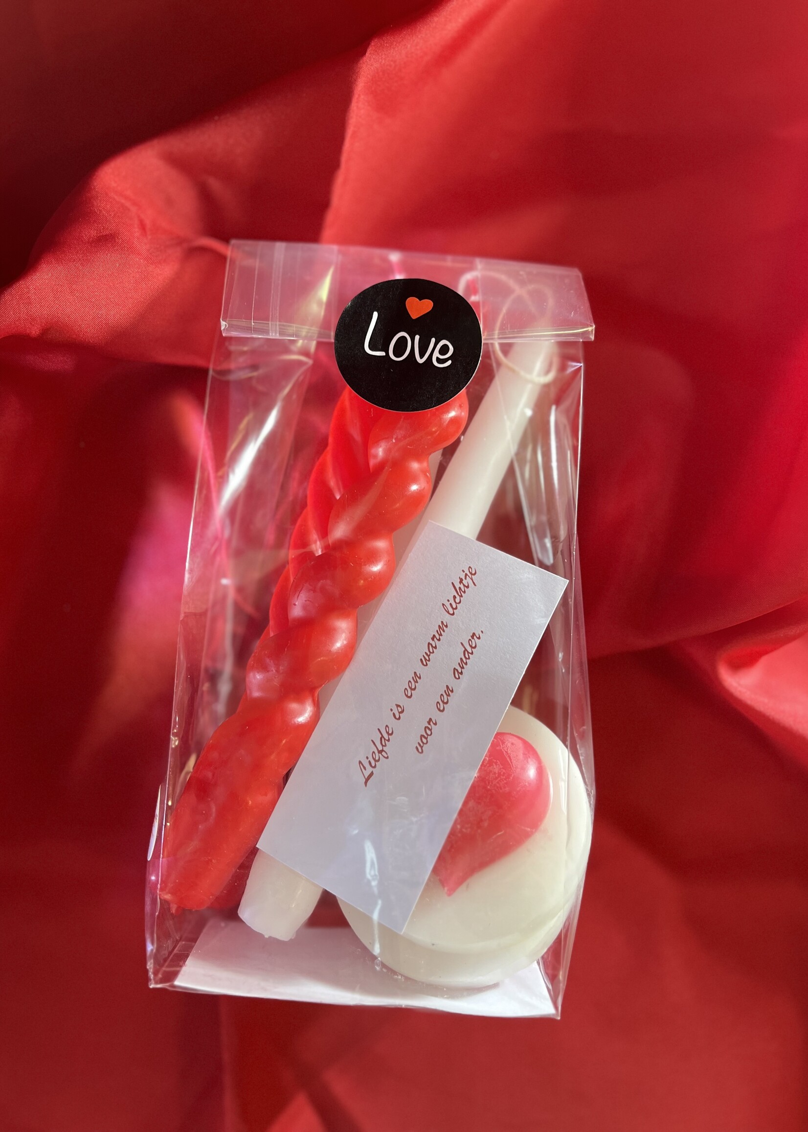 Kleurrijke kaarsenset, speciaal voor jouw Valentijn