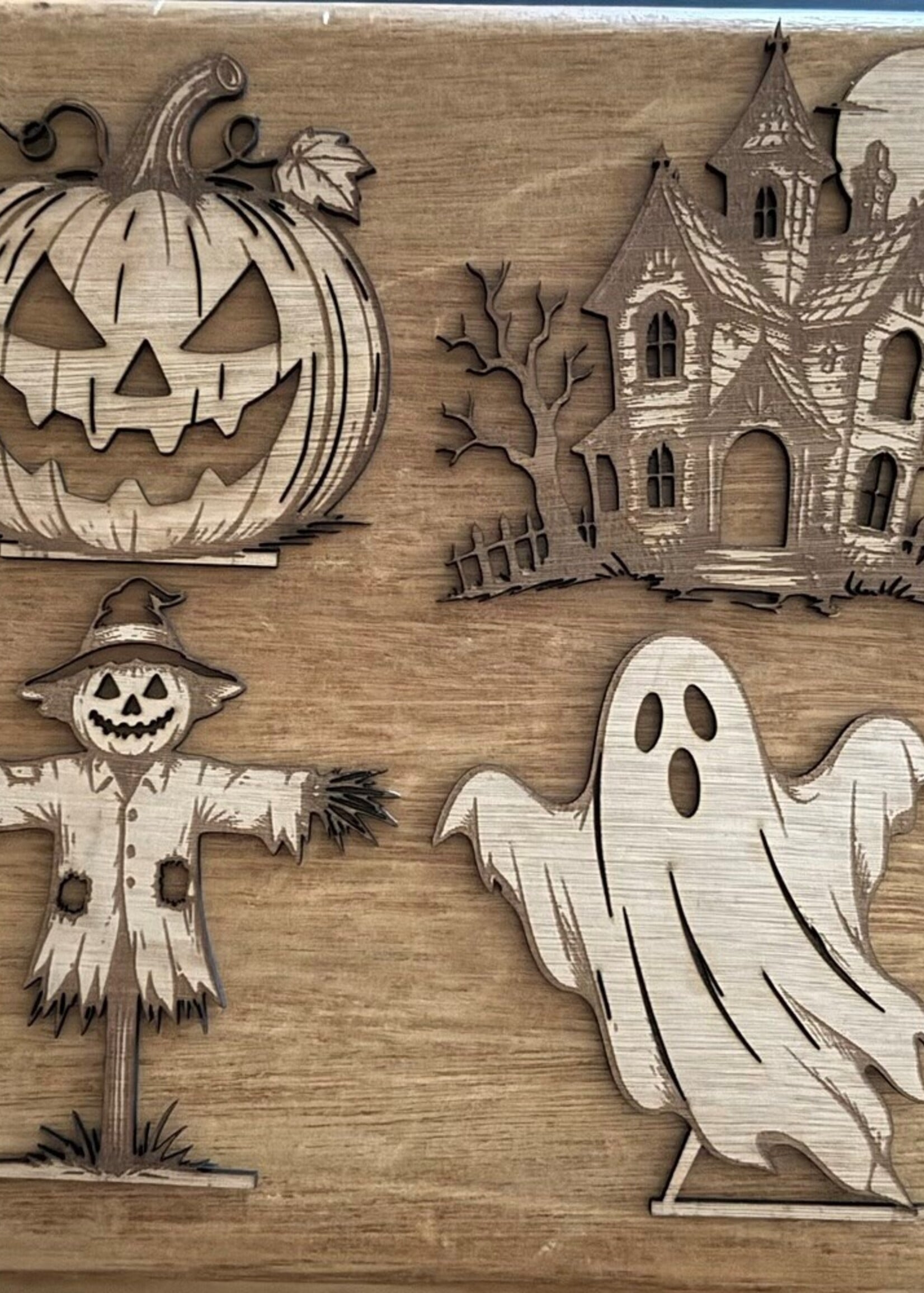 Houten Halloween- lichtje met schaduw