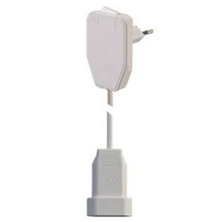 NVB Ungeschirmtes Euro-Verlängerungskabel mit flachem Stecker und Schalter - 2x 0,75mm² - Weiß - 3 Meter