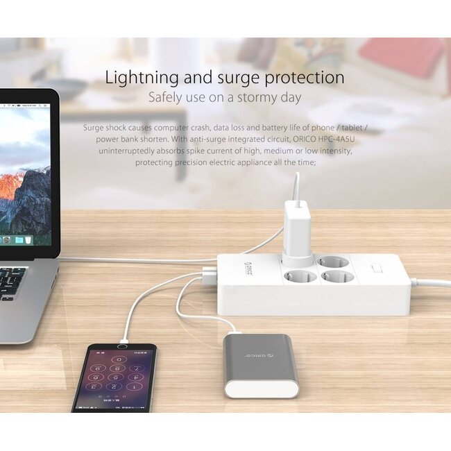 Orico Steckdosenleiste 4-fach mit 5 USB-Anschlüssen, weiß - 1,5 m