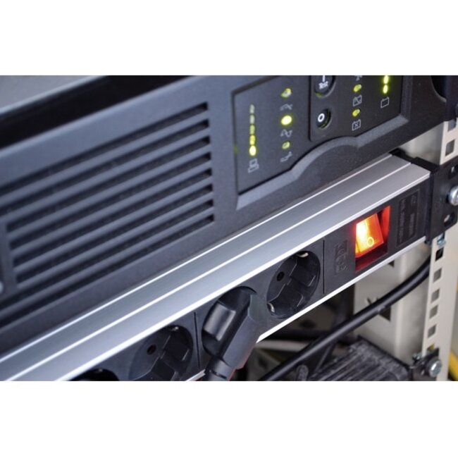 Brennenstuhl Alu-Line 19'' Steckdosenleiste - CEE 7/7 - 8x CEE 7/3 - mit Schalter / Schwarz - 2 Meter