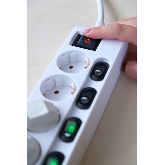 Brennenstuhl Steckdosenleiste 6-fach mit 7 Schaltern Weiß