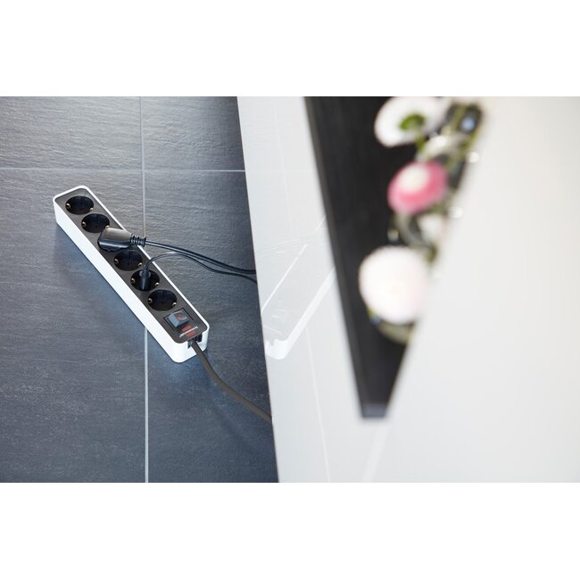Brennenstuhl Ecolor Steckdosenleiste 6-fach mit Schalter, 1,5 m, Schwarz/Weiß