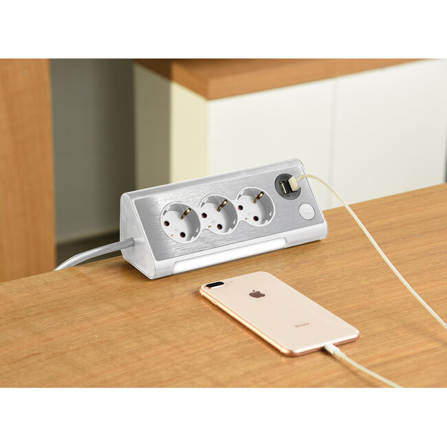 MaxTrack Steckdosenleiste 3-fach + 2x USB / weiß - 1,5 m